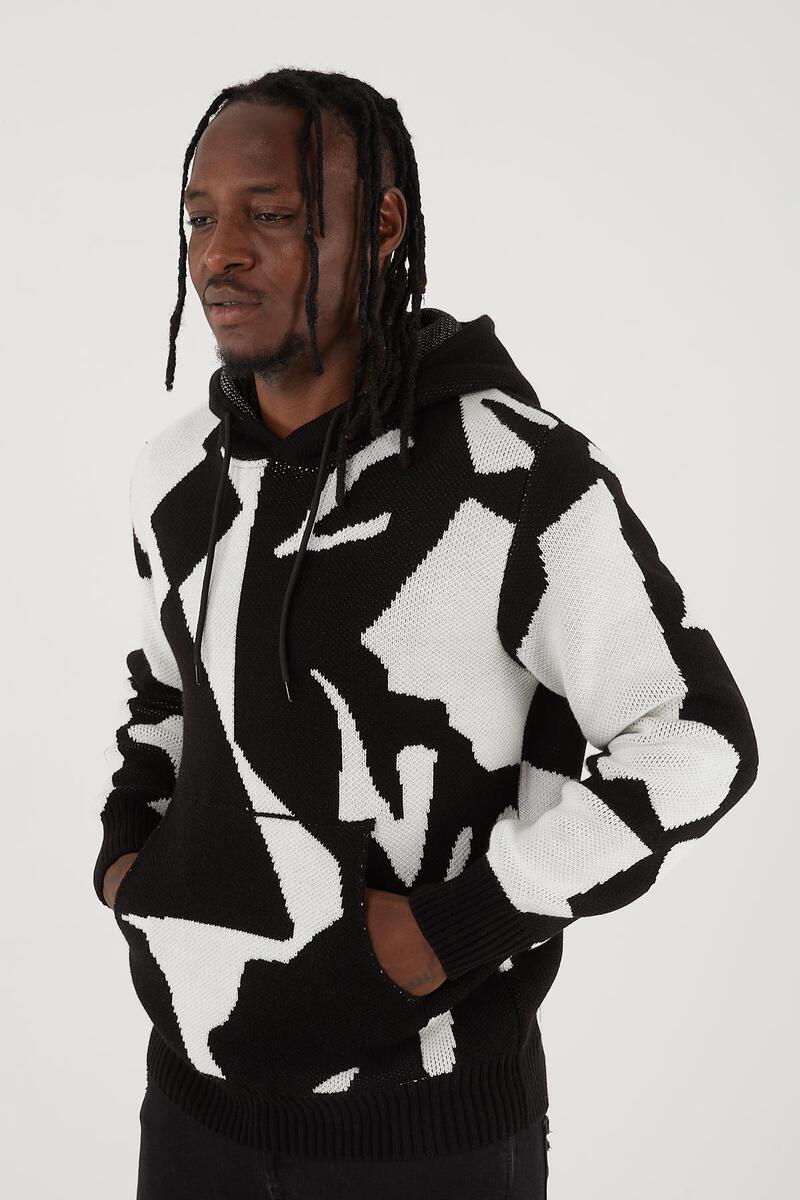 Men’s Abstract Black & White Knit Hoodie – Bold Graphic Pullover Streetwear